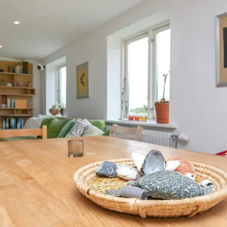 Charming Holiday In Harbo Re With Terrace Nyaraló *